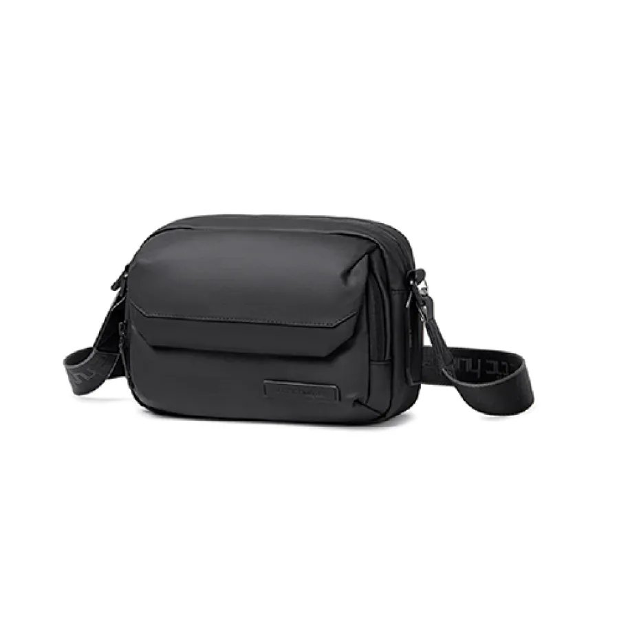 N22jwxzzKYTMCq6OiDwqgl5q9D26hLRgNmNCdfRmpngwidth900height900 Arctic Hunter YB00518 Crossbody Bag (Black) - Image 1